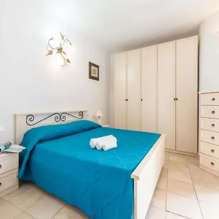 Holiday Home In San Teodoro Near La Cinta Beach Tanaunella